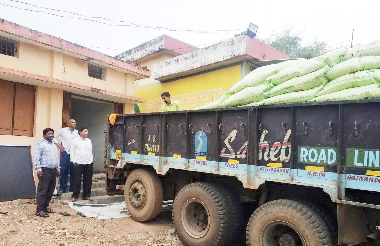 मानसून में देरी फिर भी सोसायटियों में खाद-बीज का उठाव तेज