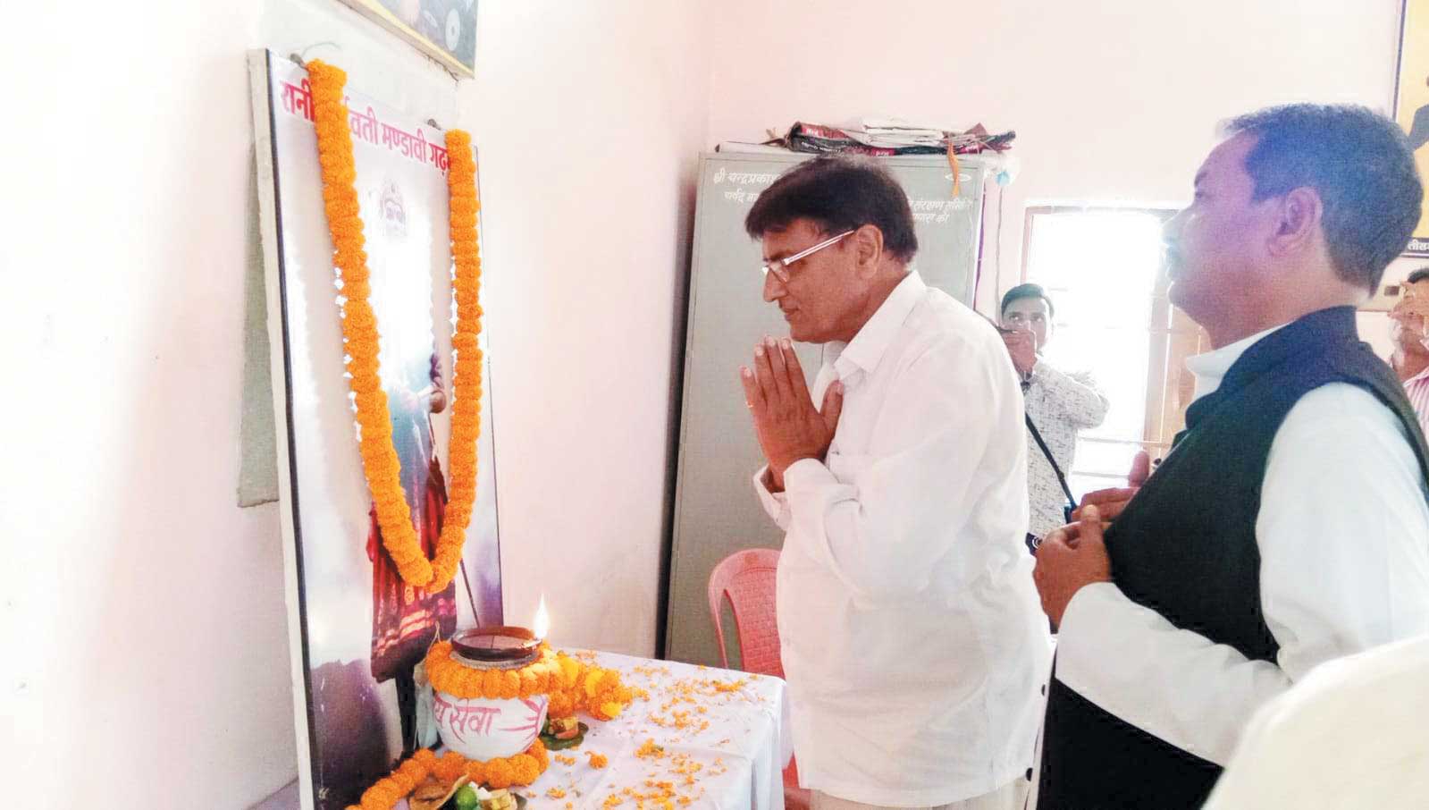 रानी दुर्गावती बलिदान दिवस पर दी श्रद्धांजलि