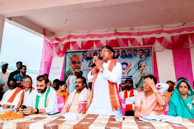 रामविचार नेताम ने की टिकट की दावेदारी, लाभार्थी सम्मेलन में कार्यकर्ताओं को किया रिचार्ज