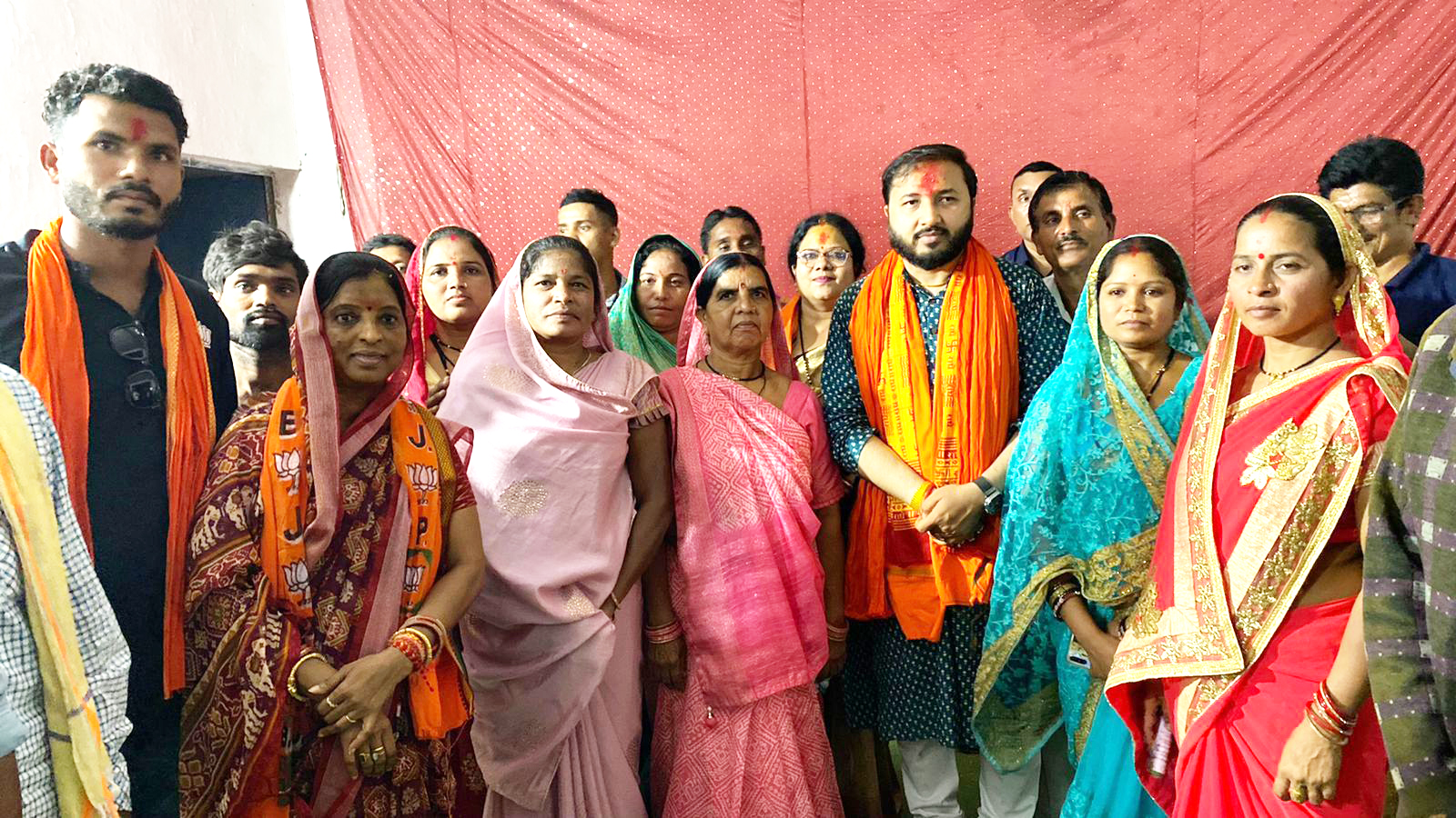 सिहावा क्षेत्र में कमल भंजदेव का धुआंधार जनसंपर्क