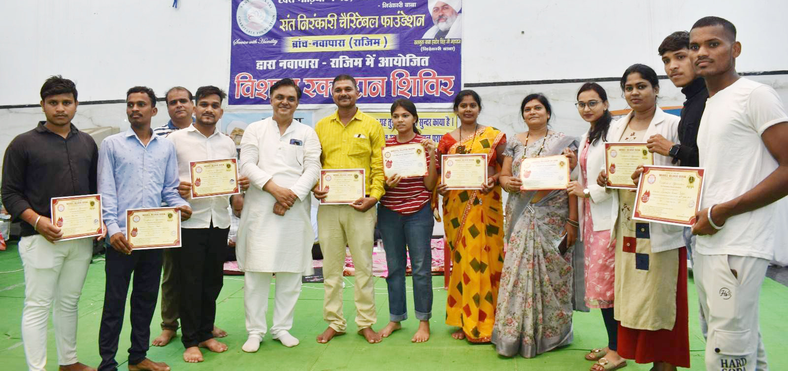 मानव एकता दिवस पर निरंकारी भक्तों ने किया रक्तदान मानव एकता दिवस पर निरंकारी भक्तों ने किया रक्तदान