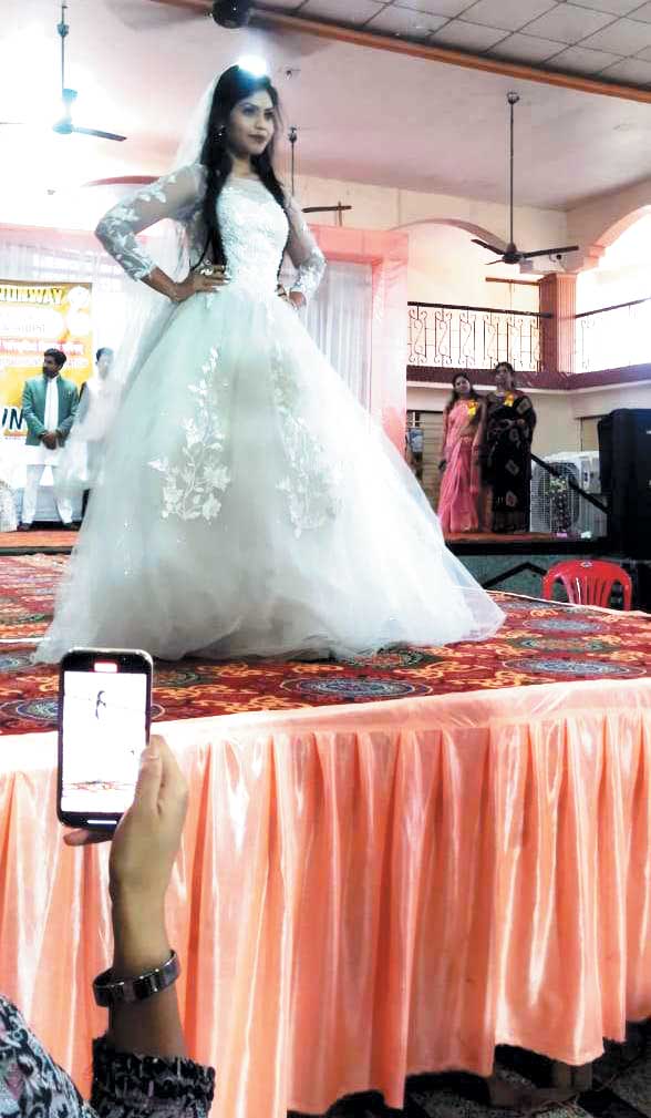  ब्यूटी फैशन रनवे शो में छत्तीसगढ़ की मॉडल्स ने बिखेरा जलवा