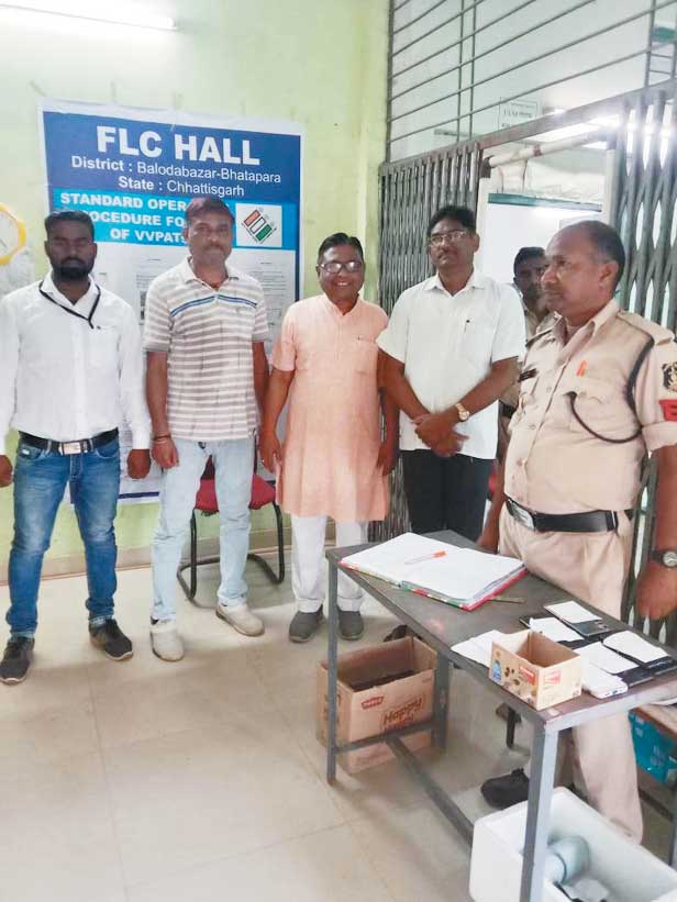 ईवीएम व वीवीपैट मशीनों की प्रथम स्तरीय जांच पूरी