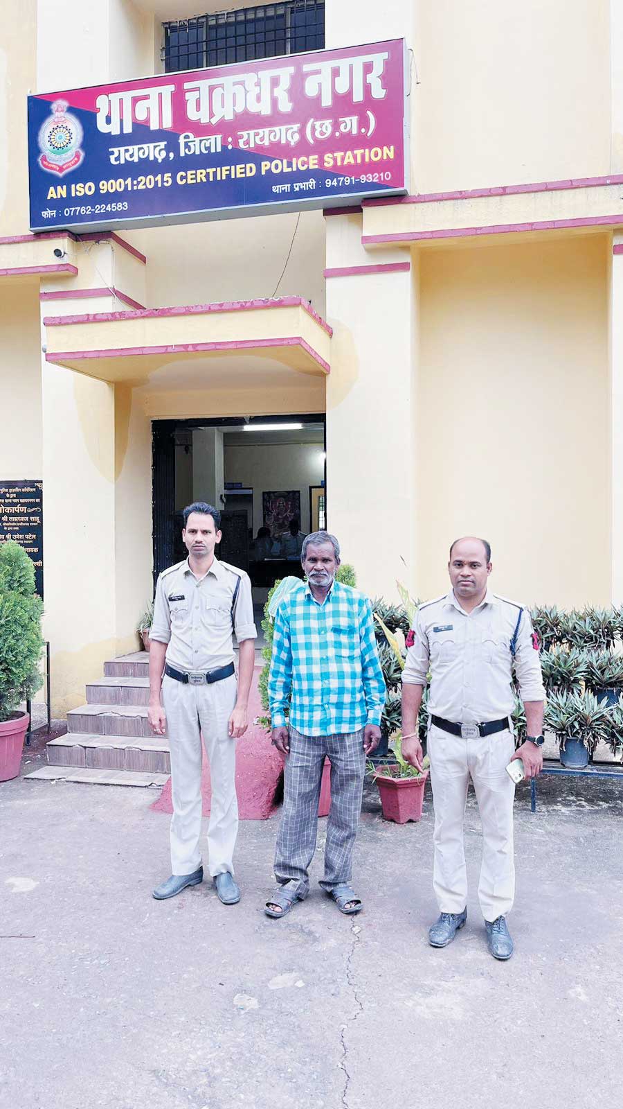 गलत तरीके से जमानत ले रहे जमानतदार पर धोखाधड़ी का मामला दर्ज गलत तरीके से जमानत ले रहे जमानतदार पर धोखाधड़ी का मामला दर्ज