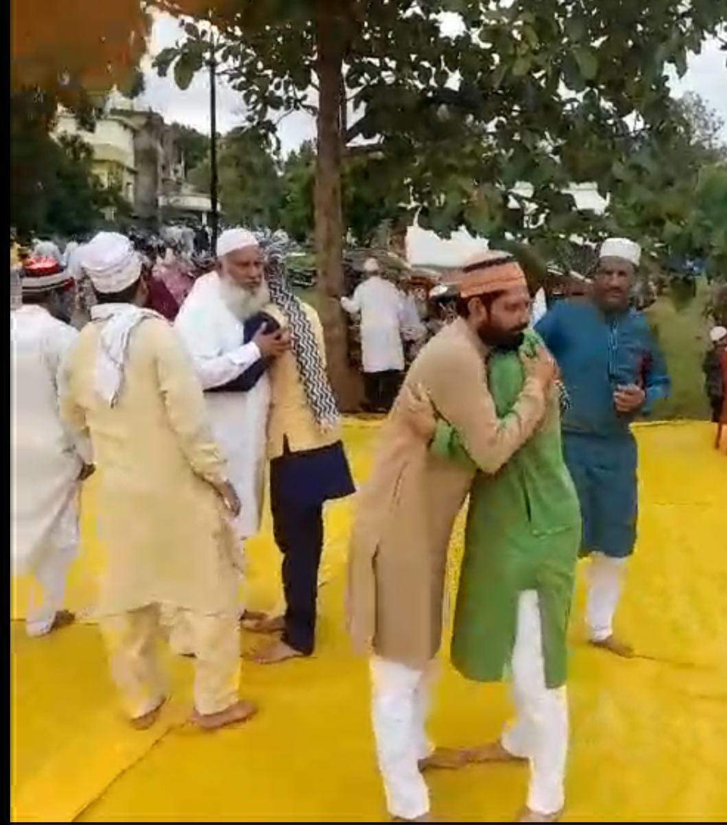 ईद उल अजहा पर मांगी अमन चैन व भाईचारे की दुआ