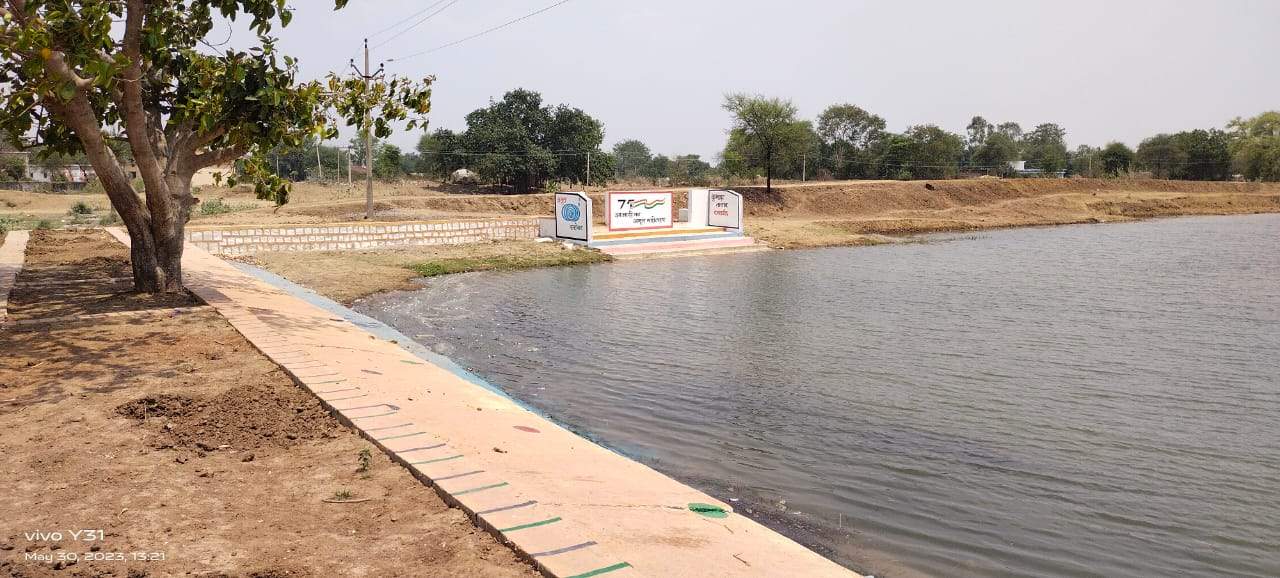 स्वतंत्रता संग्राम सेनानियों की भूमि पर अमृत सरोवर निर्माण नई पीढ़ी के लिए ऐतिहासिक और प्रेरक होगा साबित-सीईओ