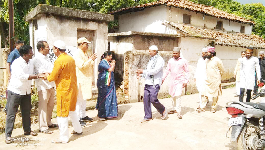 बकरीद की मुबारकबाद देने विधायक पहुंची