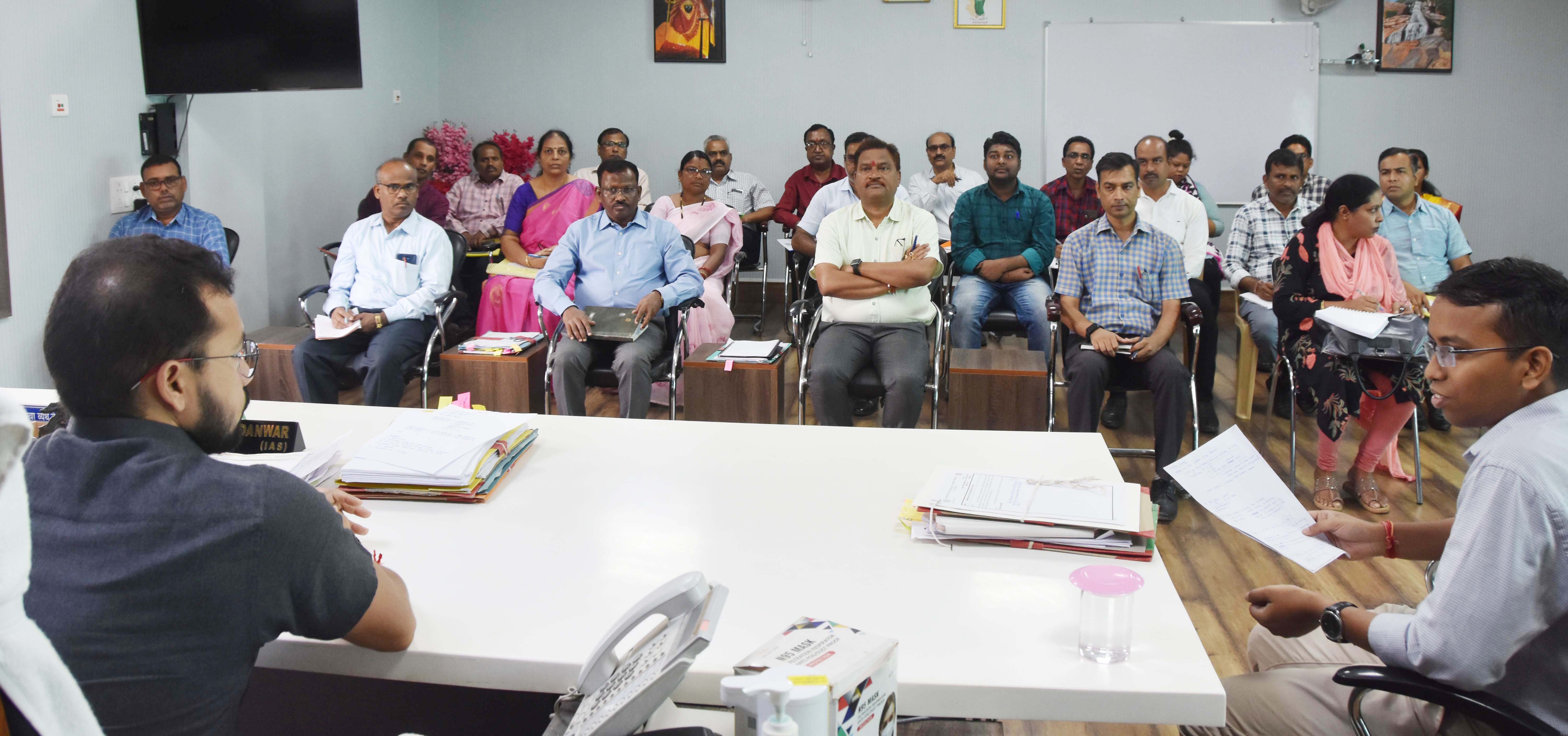 नए शैक्षणिक सत्र के लिए प्राचार्यों की समीक्षा बैठक