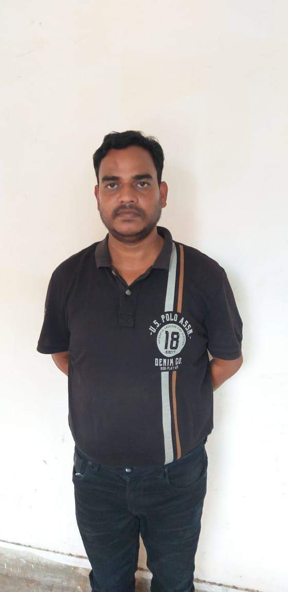 पॉलिसी बांड पेपर में कांट-छांट कर 35 लाख की ठगी, आरोपी गिरफ्तार पॉलिसी बांड पेपर में कांट-छांट कर 35 लाख की ठगी, आरोपी गिरफ्तार