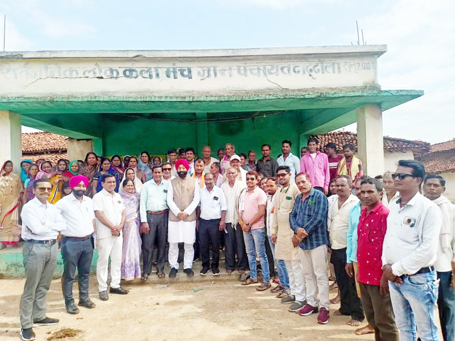 बूथ चलो अभियान में कांग्रेसियों ने बताईं सरकार की  उपलब्धियां व योजनाएं