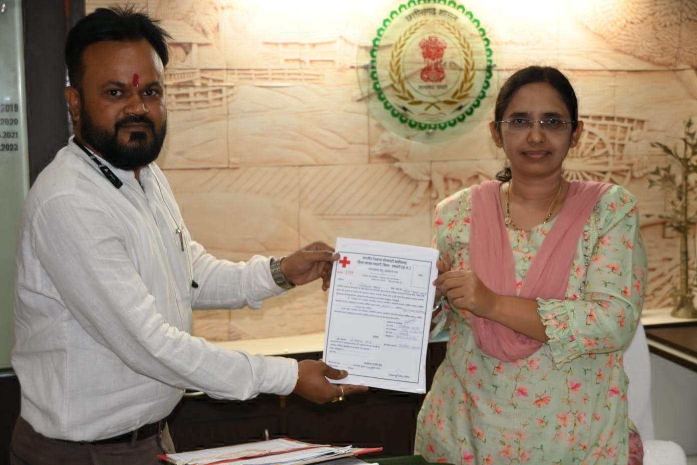 जिपं सीईओ रोक्तिमा यादव ने ली इंडियन रेडक्रास सोसायटी की आजीवन सदस्यता