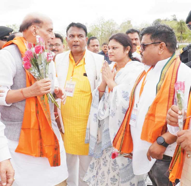 राजनाथ का स्वागत