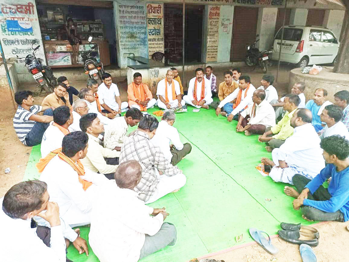 किसान जन चौपाल में शामिल हुए पूर्व सांसद चंदूलाल