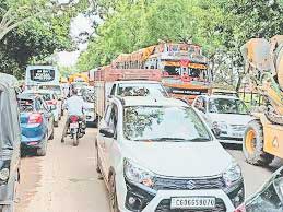 सडक़ से अतिक्रमण हटाने कार्रवाई के निर्देश