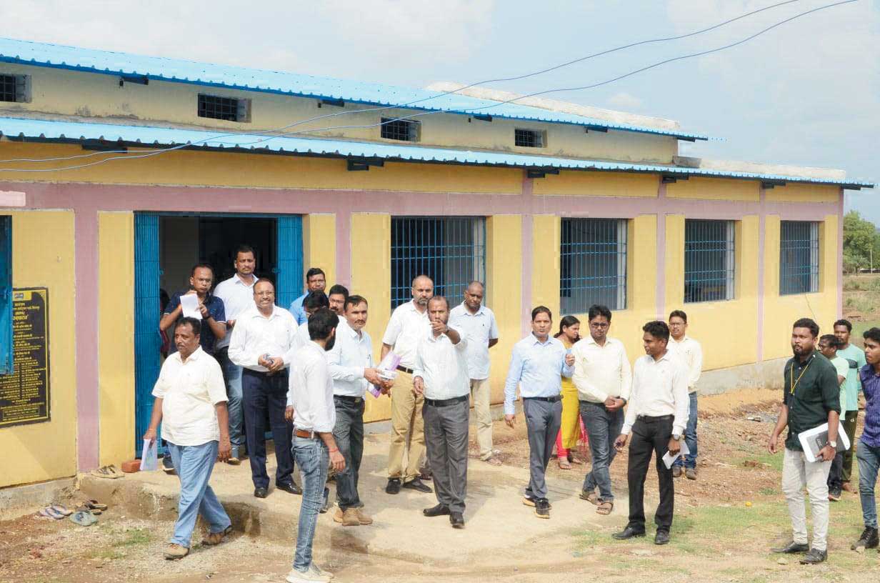 शाला और आंगनबाड़ी केंद्रों का किया निरीक्षण