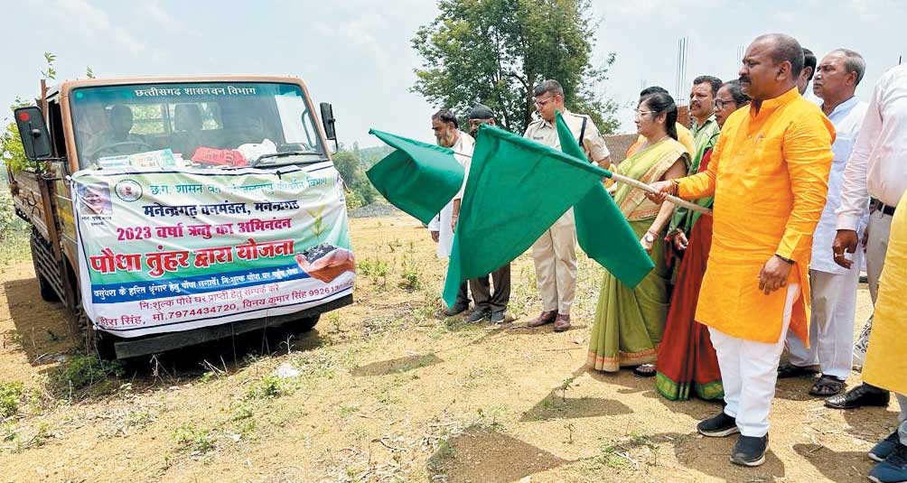 ज्यादा से ज्यादा पेड़ लगाकर पर्यावरण संतुलन में अपना योगदान दें-कमरो