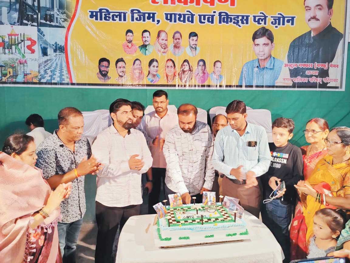 नपा अध्यक्ष मेमन के जन्मदिन पर दूधिया रोशनी से जगमगाई सडक़ें