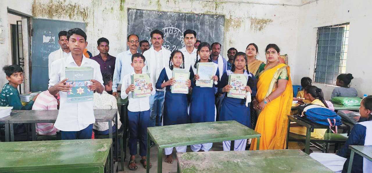 शासकीय हाईस्कूल तुमड़ीबहार में मना शाला प्रवेशोत्सव