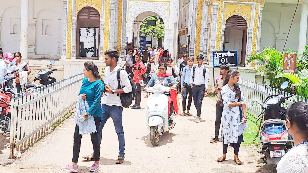 1455 में 591 ने दी पीपीटी परीक्षा, तीन केंद्रों में 864 परीक्षार्थी अनुपस्थित 1455 में 591 ने दी पीपीटी परीक्षा, तीन केंद्रों में 864 परीक्षार्थी अनुपस्थित
