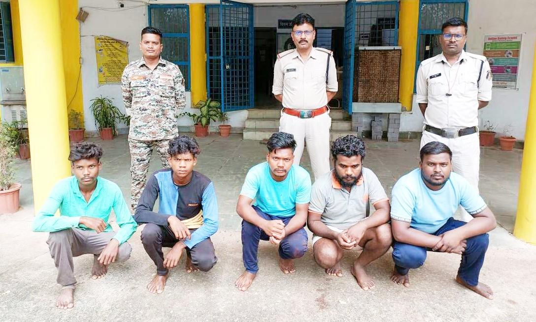 सिक्योरिटी गार्ड से मारपीट के 5 आरोपी गिरफ्तार सिक्योरिटी गार्ड से मारपीट के 5 आरोपी गिरफ्तार