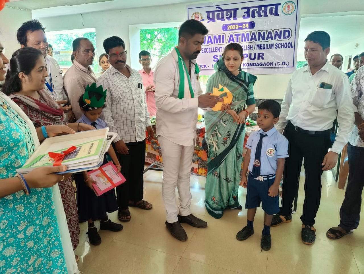 स्वामी आत्मानंद स्कूल में प्रवेशोत्सव