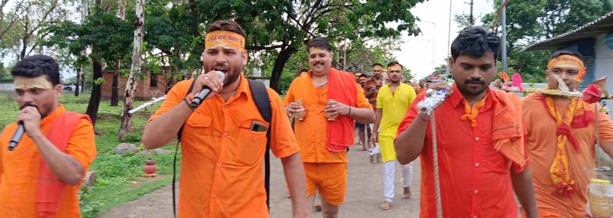 हर-हर महादेव के उद्घोष से गूंजे शिवालय