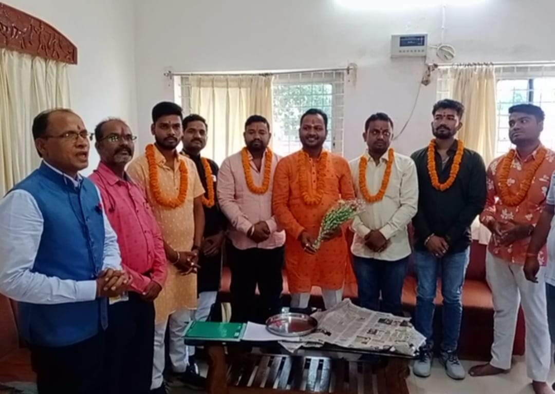 समाज को सुदृढ़ व मजबूती देने पर जोर
