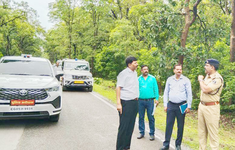 एसपी ने गंभीर सडक़ दुर्घटना स्थल एवं  ब्लैक स्पॉट का किया निरीक्षण