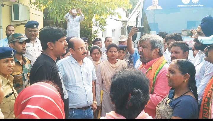 बालोद पालिका के खिलाफ भाजपाइयों का धरना-प्रदर्शन
