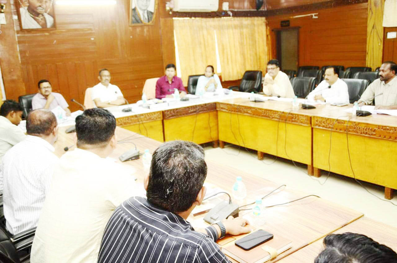 प्राधिकरण के विकास कार्यों को प्राथमिकता से करें जल्द पूर्ण-धावड़े