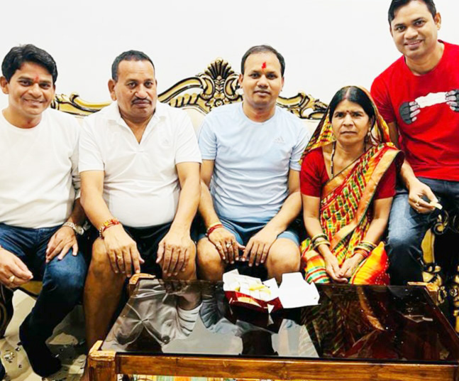 सामाजिक नियम का पालन कर जन्मदिन पर नहीं काटा केक 