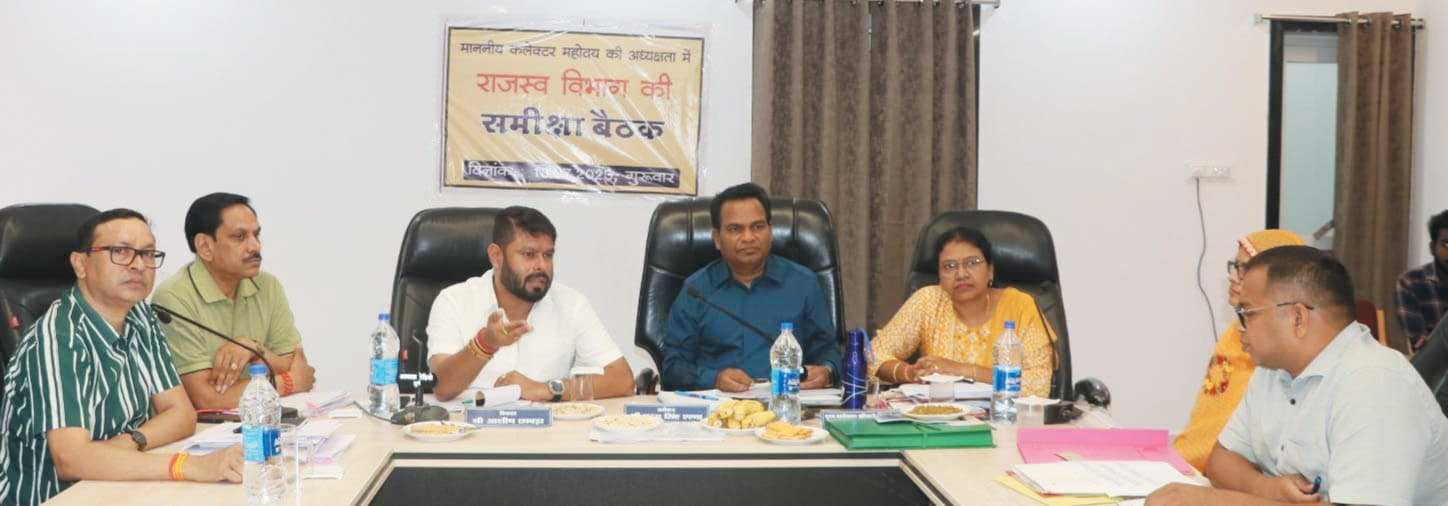 अफसर कार्यों को समय पर पूरा करें ताकि योजनाओं का क्रियान्वयन जमीनी स्तर पर दिखे-छाबड़ा