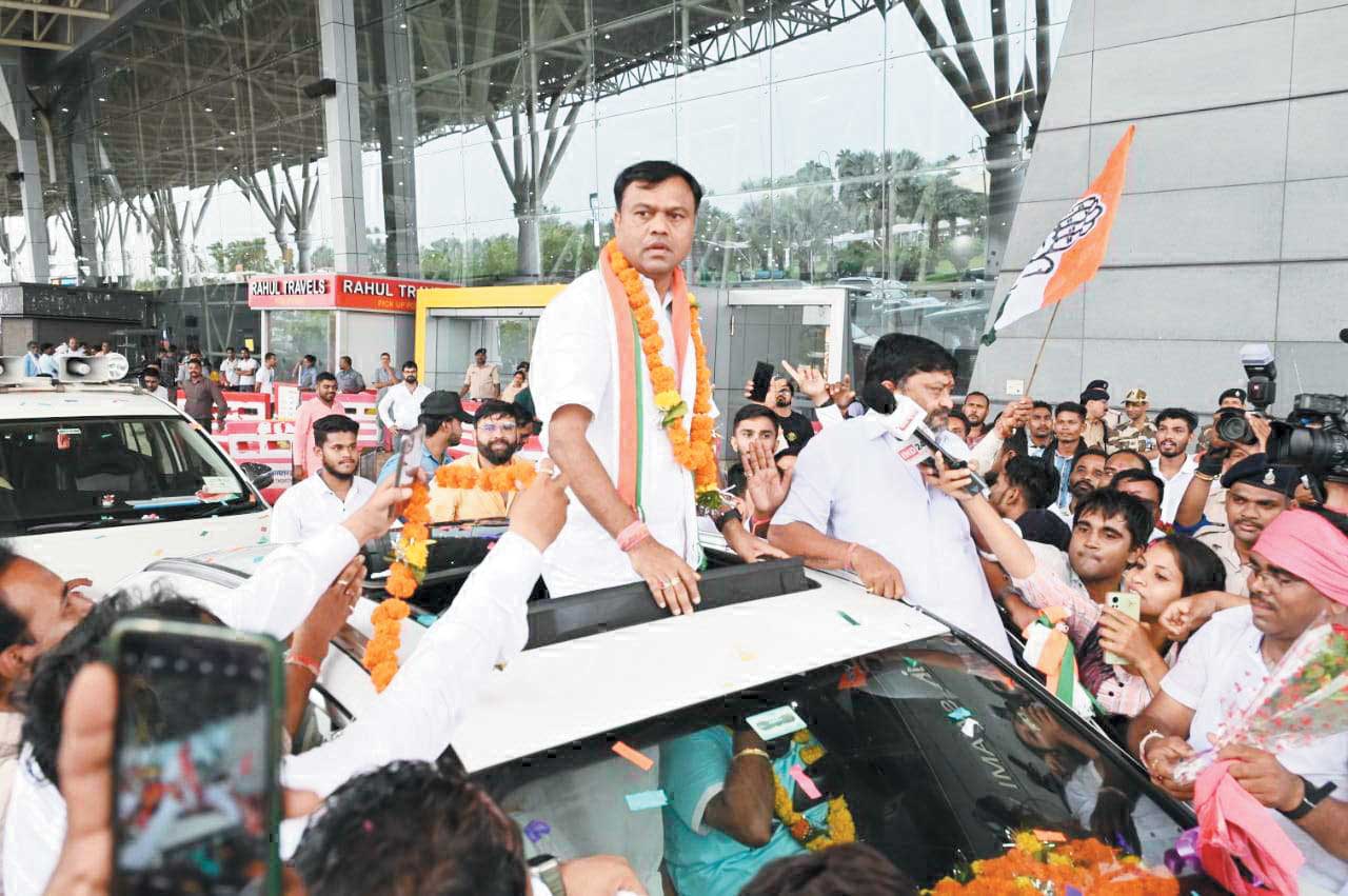 बैज ने संभाला पीसीसी