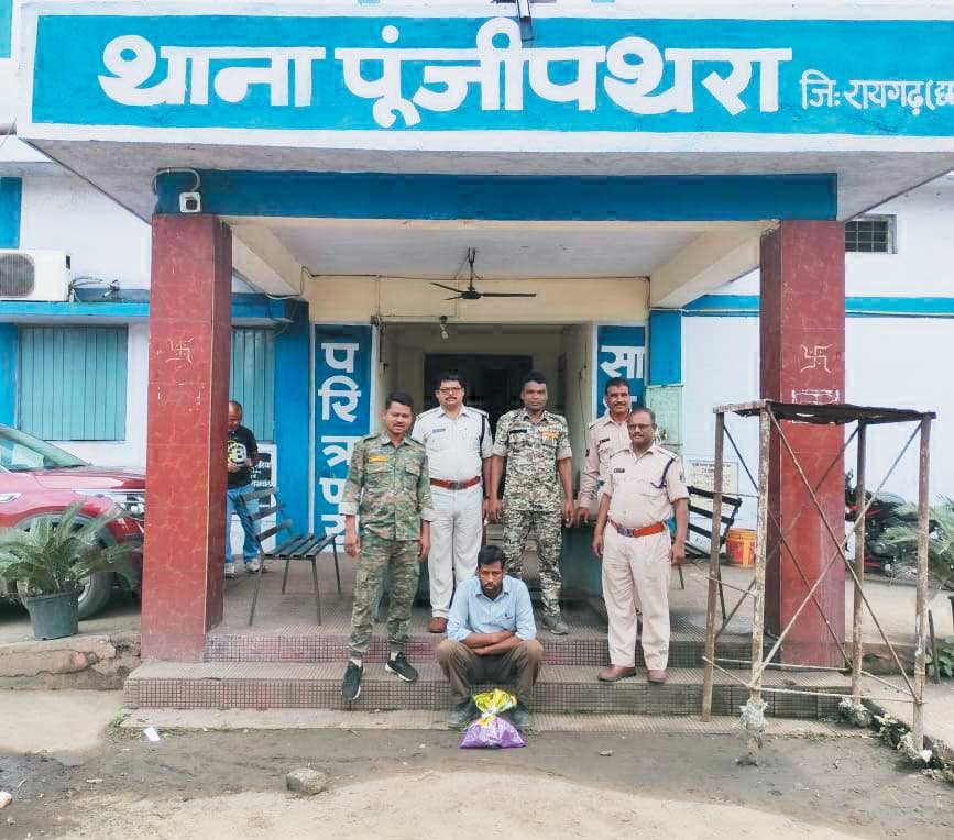 नशीली सिरप संग आरोपी पकड़ाया नशीली सिरप संग आरोपी पकड़ाया