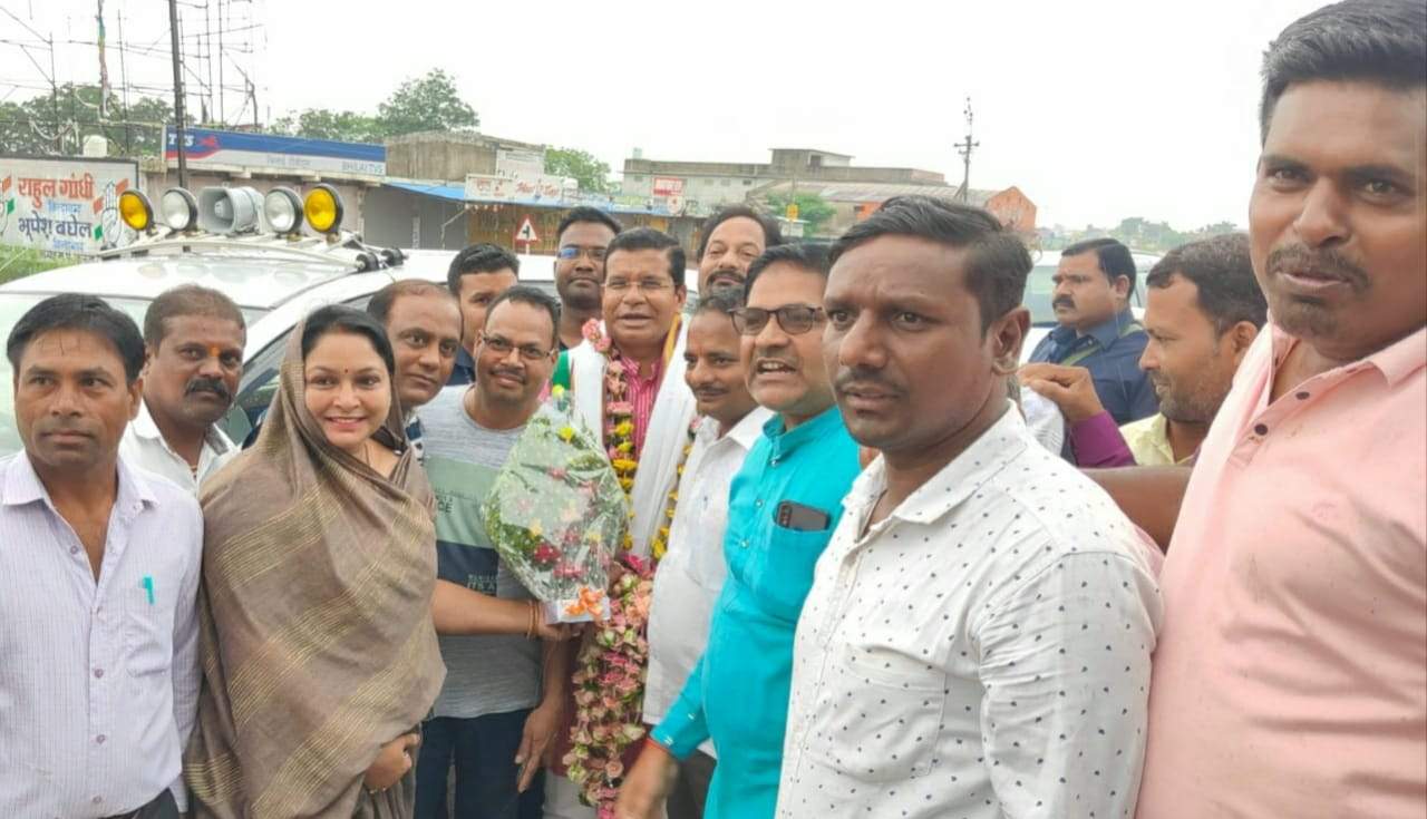 कुरूद में कैबिनेट मंत्री मरकाम का जोरदार स्वागत