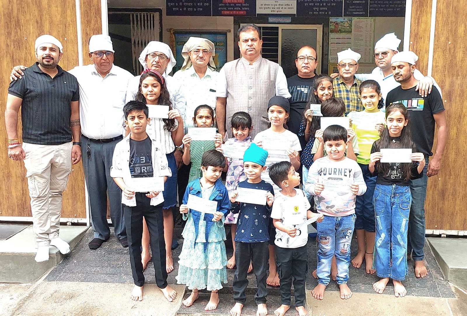 सिंधी काउंसिल 13 बच्चों को पढ़ाएगा