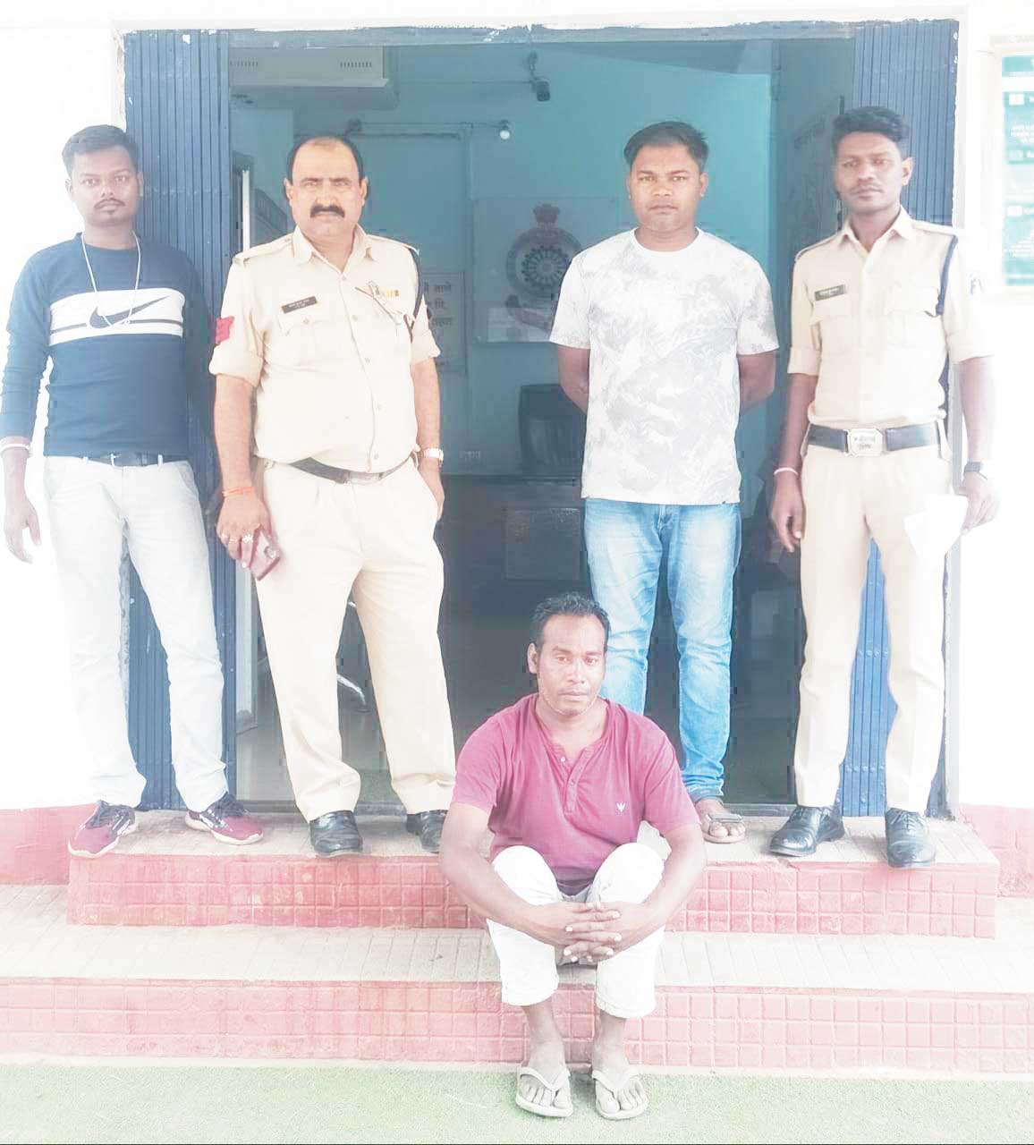 15 साल से पुलिस से लुक-छिप रहा था वारंटी, गिरफ्तार 