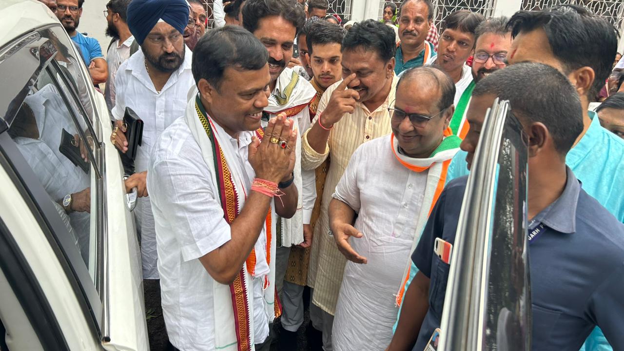 प्रदेश अध्यक्ष दीपक बैज का कांग्रेसियों ने किया भव्य स्वागत
