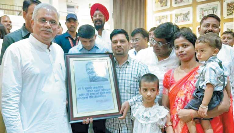 8 साल बाद वर्षा ने सुनी माँ की आवाज, कका कहकर मुख्यमंत्री को दिया धन्यवाद