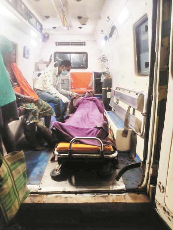 गाय ढूंढने गए ग्रामीण पर भालू ने किया हमला, घायल गाय ढूंढने गए ग्रामीण पर भालू ने किया हमला, घायल
