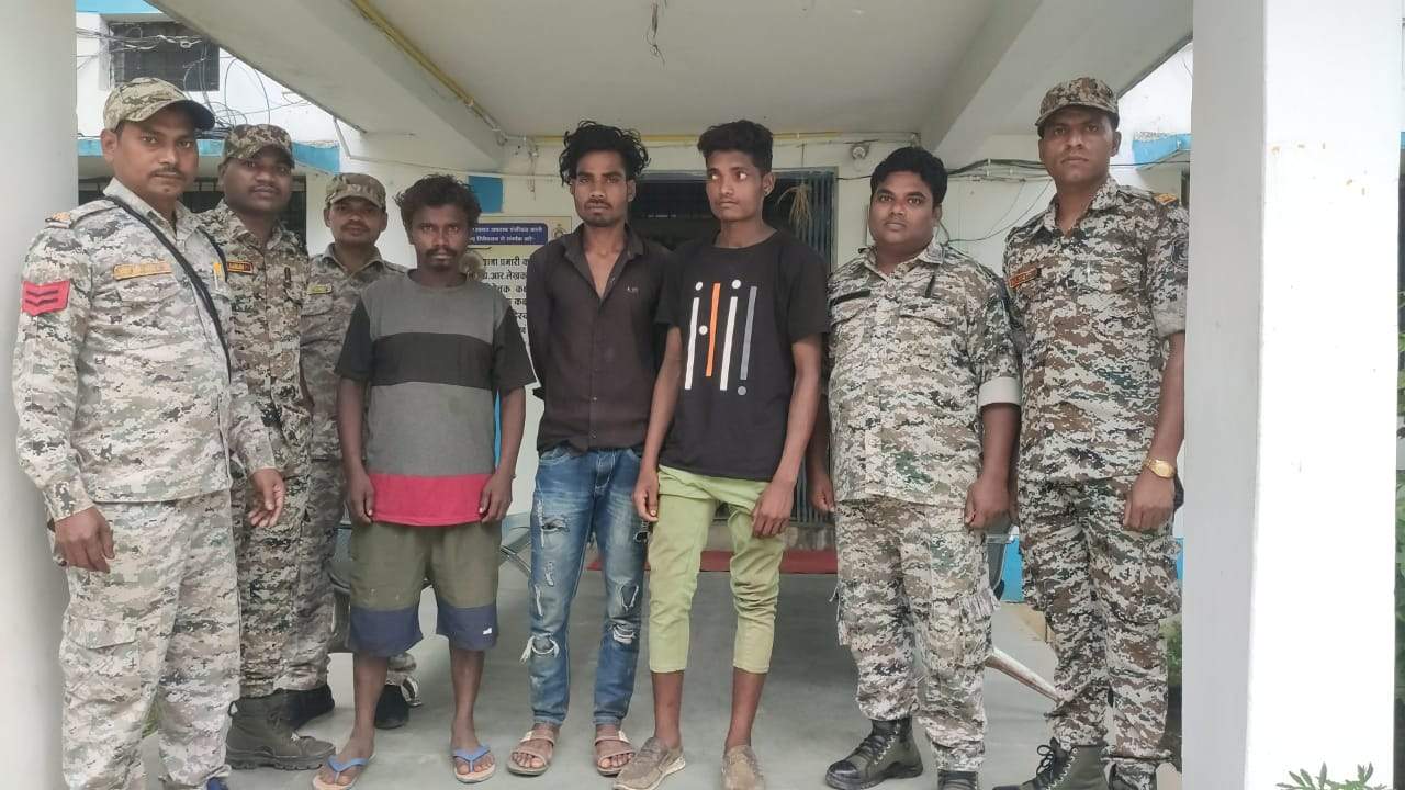 छेड़छाड़ के आरोप में 3 गिरफ्तार छेड़छाड़ के आरोप में 3 गिरफ्तार