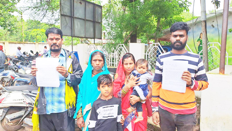 गांव से हुक्कापानी बंद, शराब पिलाने का आरोप