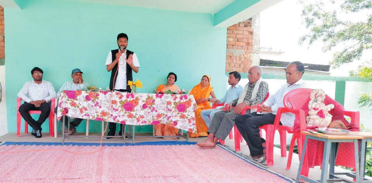 बाल कैबिनेट के शपथग्रहण समारोह में पहुंचे चंद्रशेखर