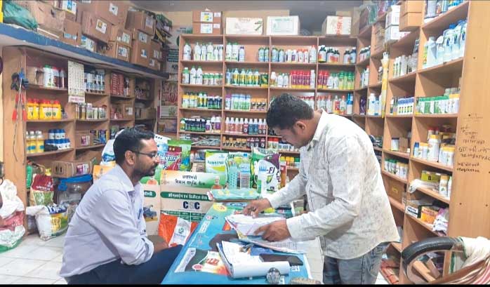 कालाबाजारी-मुनाफाखोरी रोकने कृषि केन्द्रों का निरीक्षण