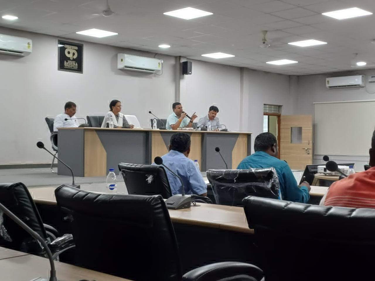 मतदान प्रतिशत बढ़ाने के लिए कार्ययोजना बनाने बैठक 