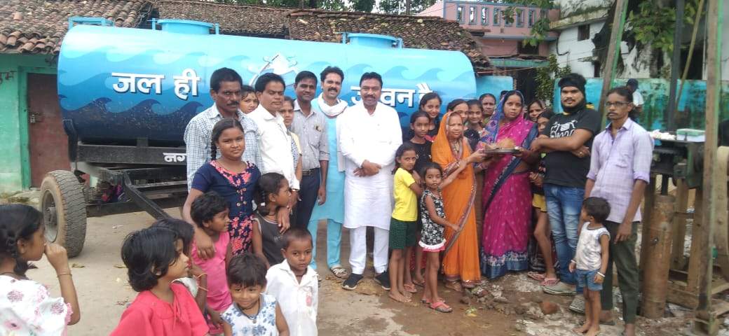 महापौर ने विंध्यवासिनी वार्ड में बोर खनन का किया शिलान्यास 