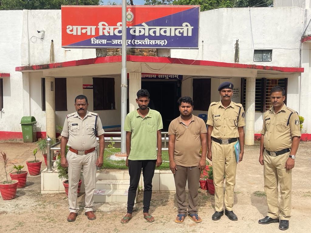 एटीएम में न डालकर 55.34 लाख  की हेराफेरी, 2 गिरफ्तार