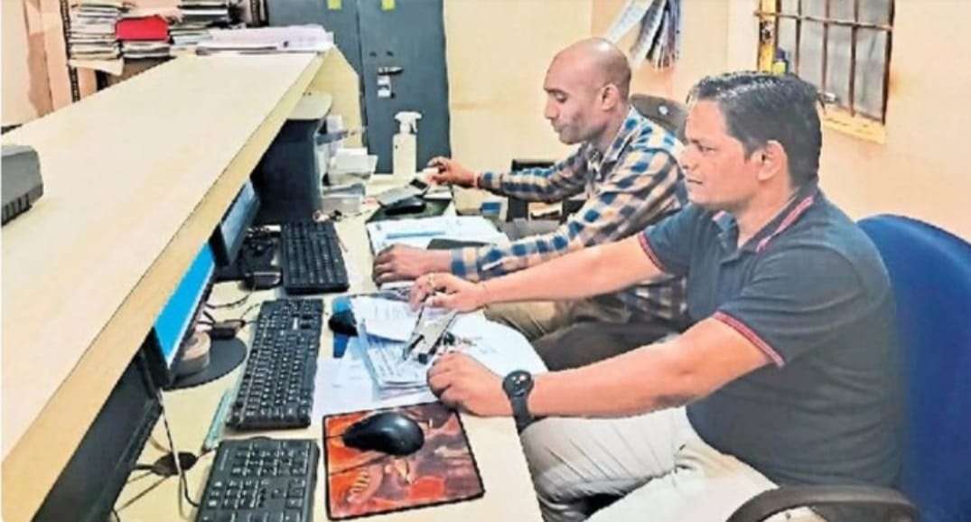 फसल बीमा का पोर्टल नहीं खुला, कई किसान बैरंग लौटे