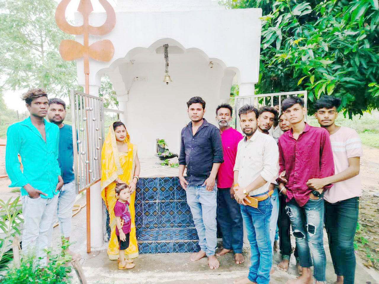 सावन सोमवार पर जलाभिषेक के लिए शिवालयों में  भक्तों की भीड़  