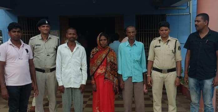 शारीरिक व मानसिक रूप से प्रताडि़त करने का आरोप